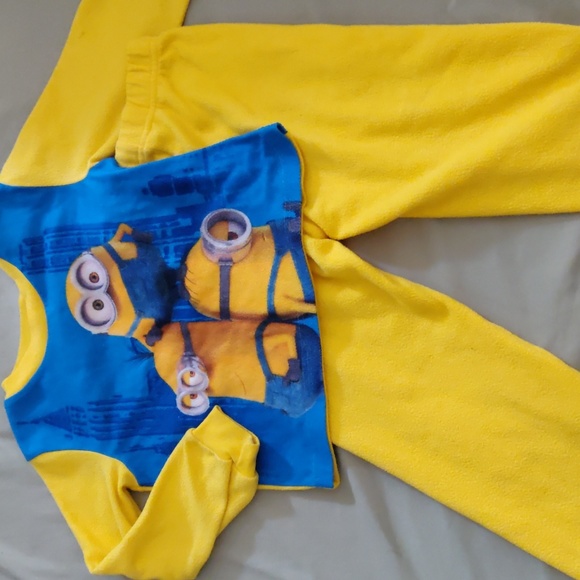 4 sets of Pajamas (Mario Kart, Mario Party, Spiderman, Minions) Size4/5 - Picture 2 of 7